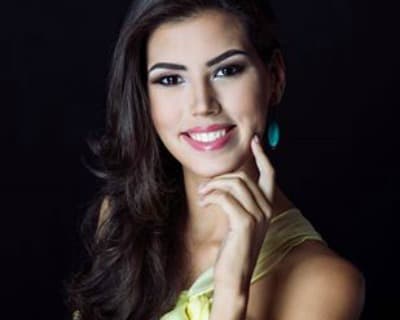 Sofia del Prado Prieto from Spain crowned Reina Hispanoamericana 2015