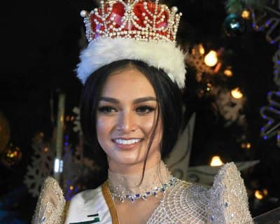 Kylie Verzosa enjoys her Homecoming Parade
