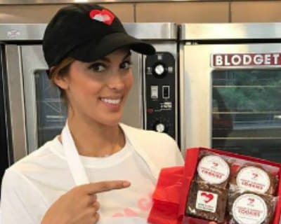 Iris Mittenaere volunteers for God’s Love We Deliver