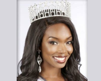 Whitney Wandland crowned as Miss Illinois USA 2017