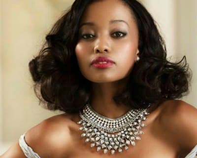 Ntandoyenkosi Kunene Miss South Africa 2016 receives her Honours Degree