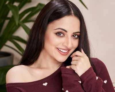 Zoya Afroz crowned Miss India International 2021