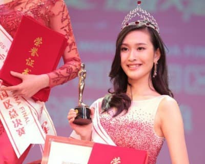 Yuan Lu crowned Miss World China 2015