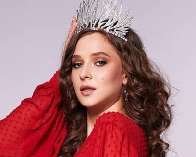 Bianca Paduraru steps in as a member of the Romanian Info Fashion Festival organization committee