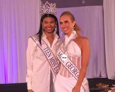 Ilyhanee Robles of New Mexico wins Lady Di Elegance award at Miss Earth USA 2022