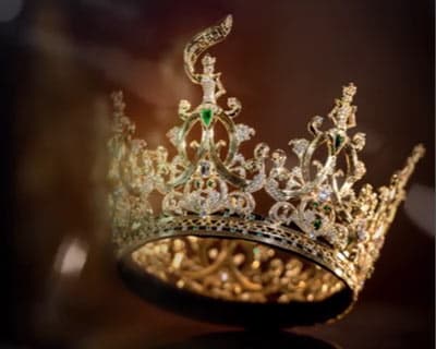 Miss Grand International unveils the new GOLDEN CROWN for 2016