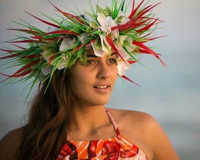 Natalia Short Miss World Cook Islands 2016 volunteers for the Takitumu Fire Brigade