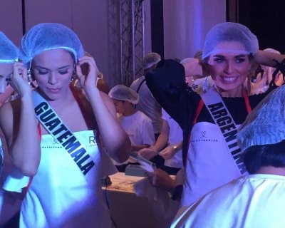 Miss Universe 2016 contestants Rise Against Hunger