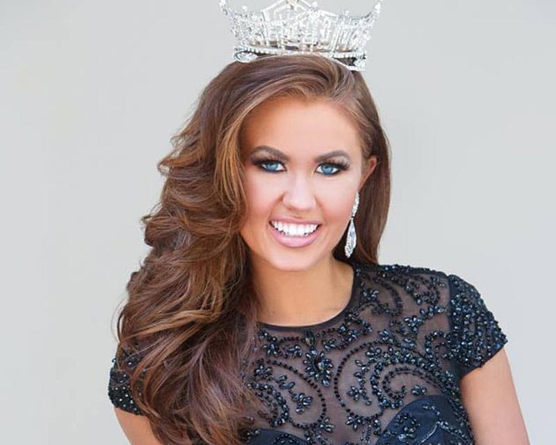 Cara Mund advocates Make-A-Wish cause at the Denim and Diamonds Gala