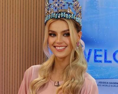 Julia Morley and Krystyna Pyszkova's Glamorous Entry at Miss World Philippines 2024