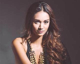 Miss Asia Pacific World 2014 May Nyat Moe's controversial dethronement