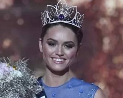 Diane Leyre crowned Miss France 2022
