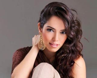 Alejandra Villafañe Osorio crowned Miss Earth Colombia 2014