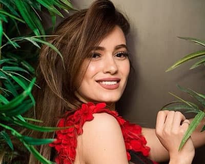 Lamia Fathi replaces Rania Moustafa as the new Miss Earth Egypt 2018