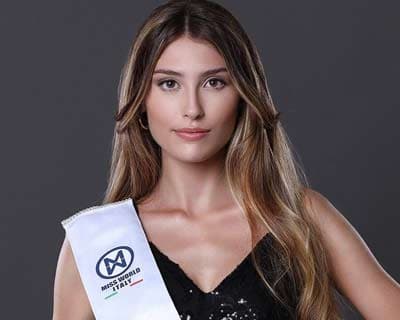 Rebecca Arnone crowned Miss World Italy 2022