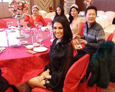 Ariska Putri with Miss Grand China 2017 at After-Party celebration