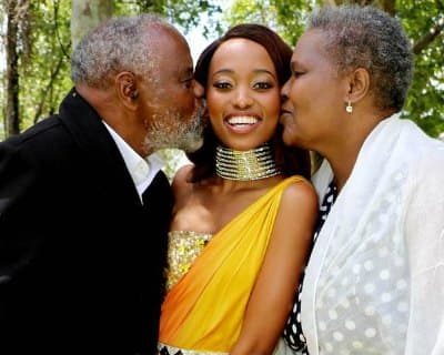 Ntandoyenkosi Kunene flaunts her national dress for Miss World 2016, attracts criticism
