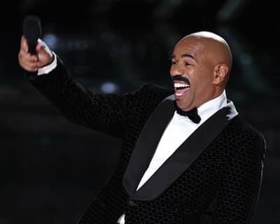 Super Bowl 50, Steve Harvey’s T-Mobile ad pokes fun at his Miss Universe 2015 mishap