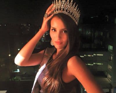 Fernanda Sobarzo crowned Miss Mundo Chile 2015