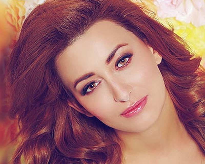 Sarah Idan gets death threats from relatives for bikini photos