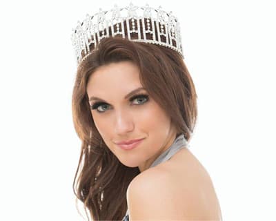 Jacqueline Carroll crowned as Miss Virginia USA 2017