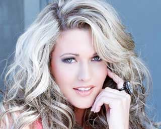 Miss Grand Canada 2014 is Kathryn Kohut