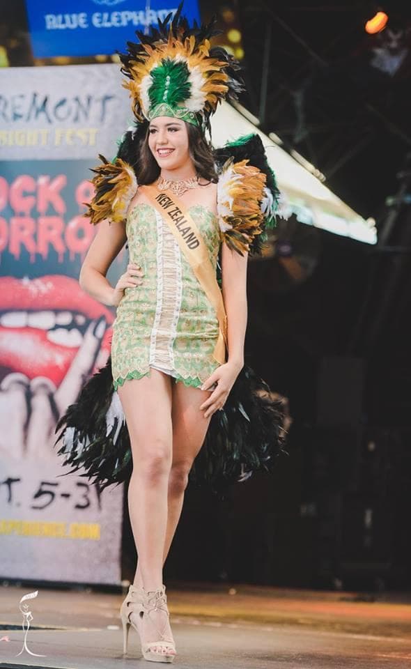 Cosmiana Brown Miss Grand New Zealand 2016 in National Costume (Photo Credit: Official Facebook/ Miss Grand International Organization)