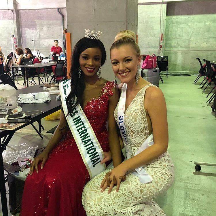 Reabetswe Rambi Sechoaro Miss International South Africa 2018 Second runner-up Miss International 2018 with Radka Grendová Miss International Slovakia 2018