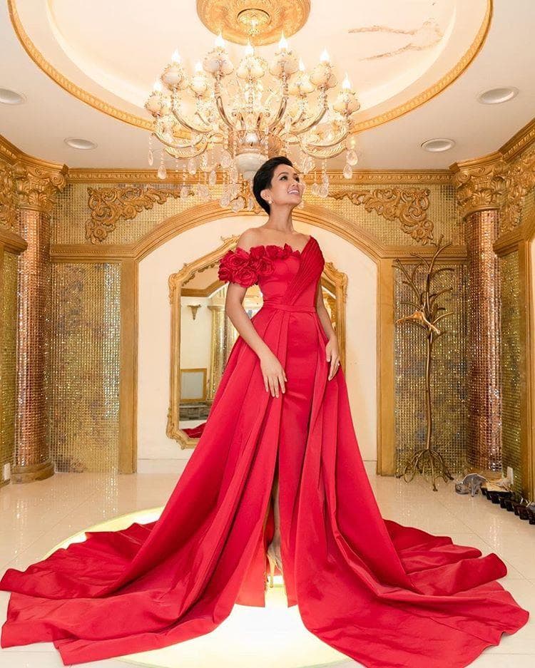 H'Hen Niê Miss Universe Vietnam 2018, Miss Universe 2018 Contestant (Photo Courtesy: Miss Universe/Candidate FaceBook/ Instagram)
