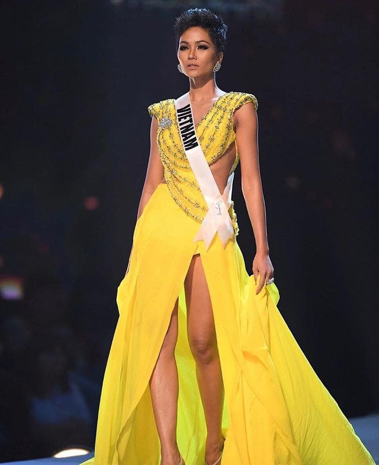H'Hen Niê Miss Universe Vietnam 2018, Miss Universe 2018 Contestant at Evening Gown Competition (Photo Courtesy: Miss Universe/Candidate FaceBook/ Instagram)