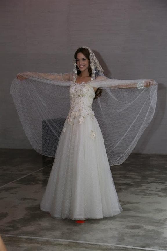 Maira Alexandra Rodriguez Miss Earth Venezuela 2014 at group 3 Fashion Show