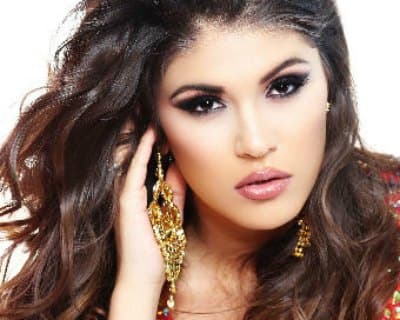 Victoria Mendoza crowned Miss World America 2015