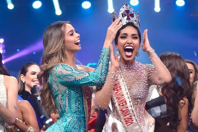 All about Reina Hispanoamericana 2021 Andrea Bazarte